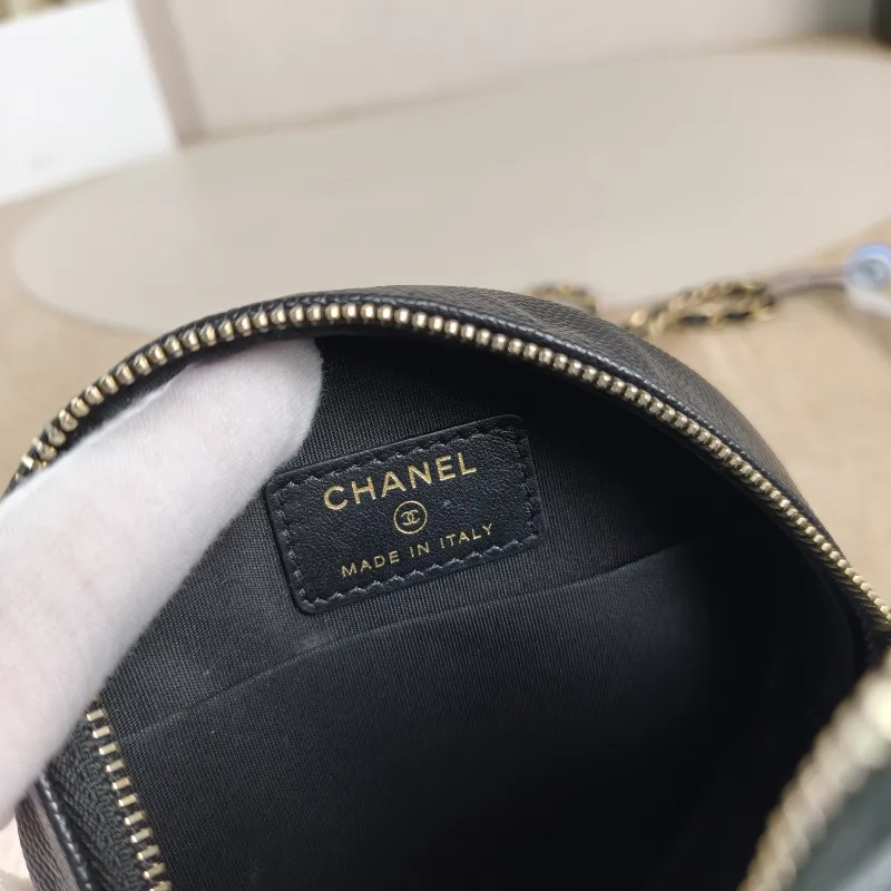 Chanel Crossbody Bag19bag c Black Grained Calfskin One Size12 × 4.5 × 12 cm — detail view 3 of 12