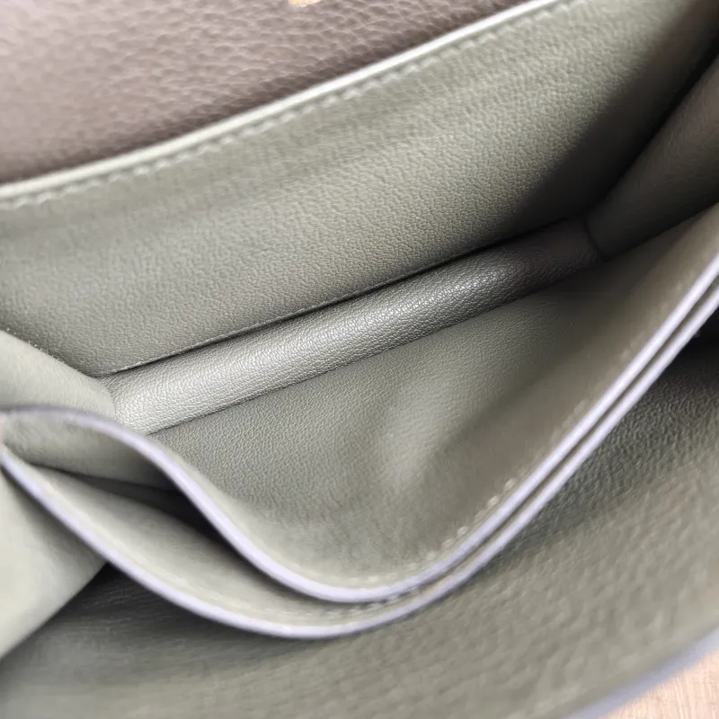 Hermès Crossbody Bag Roulis 19 C6 Green Evercolor Calfskin Mini 18 × 6 × 15 cm Y — detail view 2 of 11