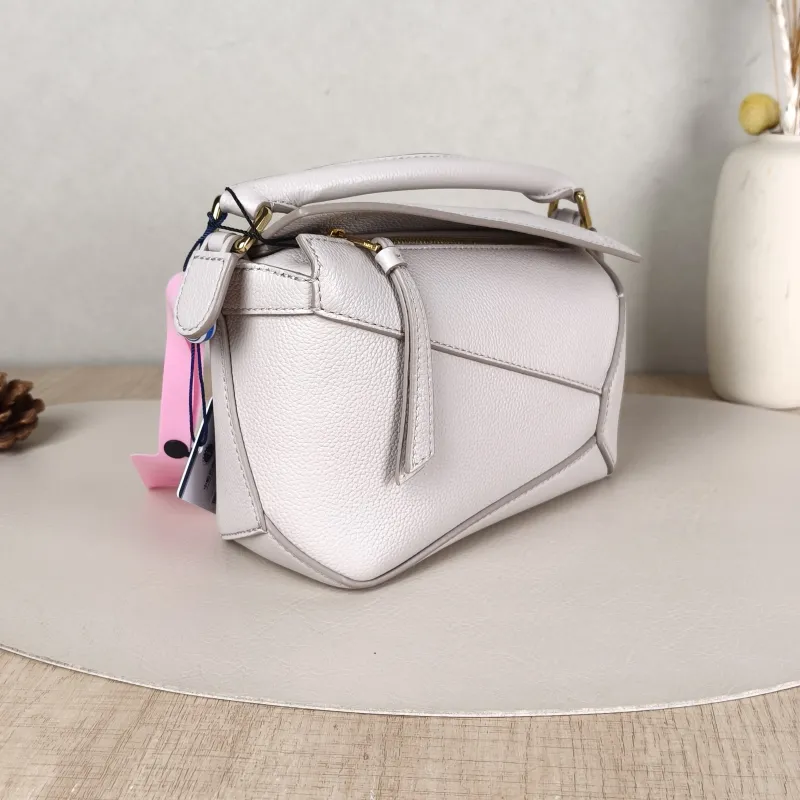 LOEWE Crossbody Bag Puzzle White Calfskinmini18 × 8 × 12.5 cm — cover view 4 of 5