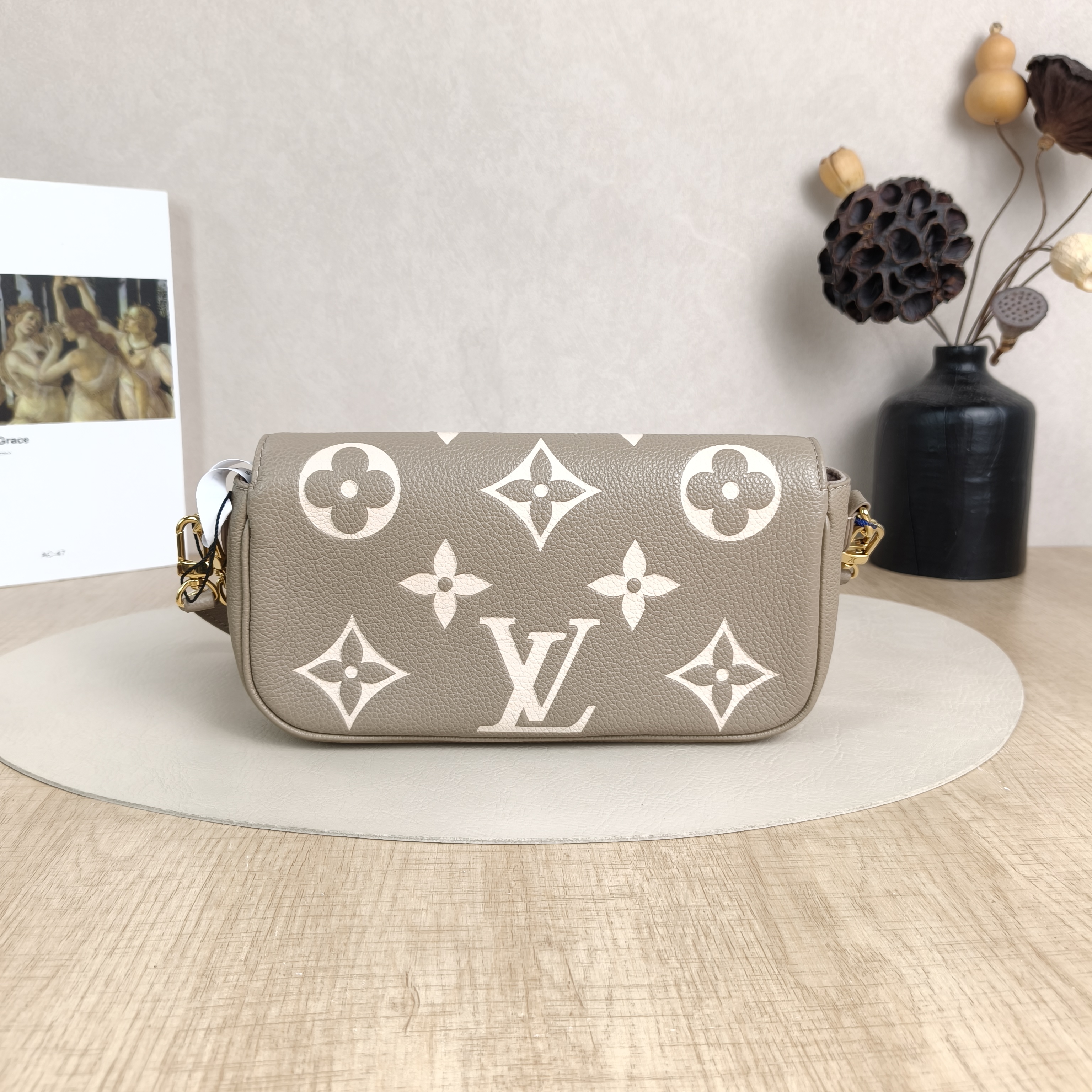 Louis Vuitton Crossbody Bag IVY Monogram Empreinte Embossed Calfskin Small23.5 × 4.3 × 12 cm — cover view 2 of 5