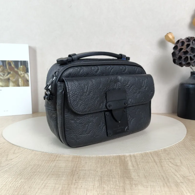 Louis Vuitton Crossbody Bag S Lock Messenger Bag Black Calfskin One Size22 × 8 × 18 cm — cover view 4 of 6