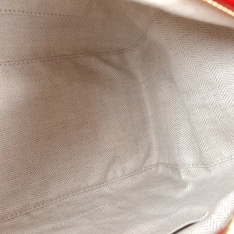 LOEWE Crossbody Bag Puzzle Red Calfskin Medium29 × 14 × 19.5 cm — detail view 1 of 13
