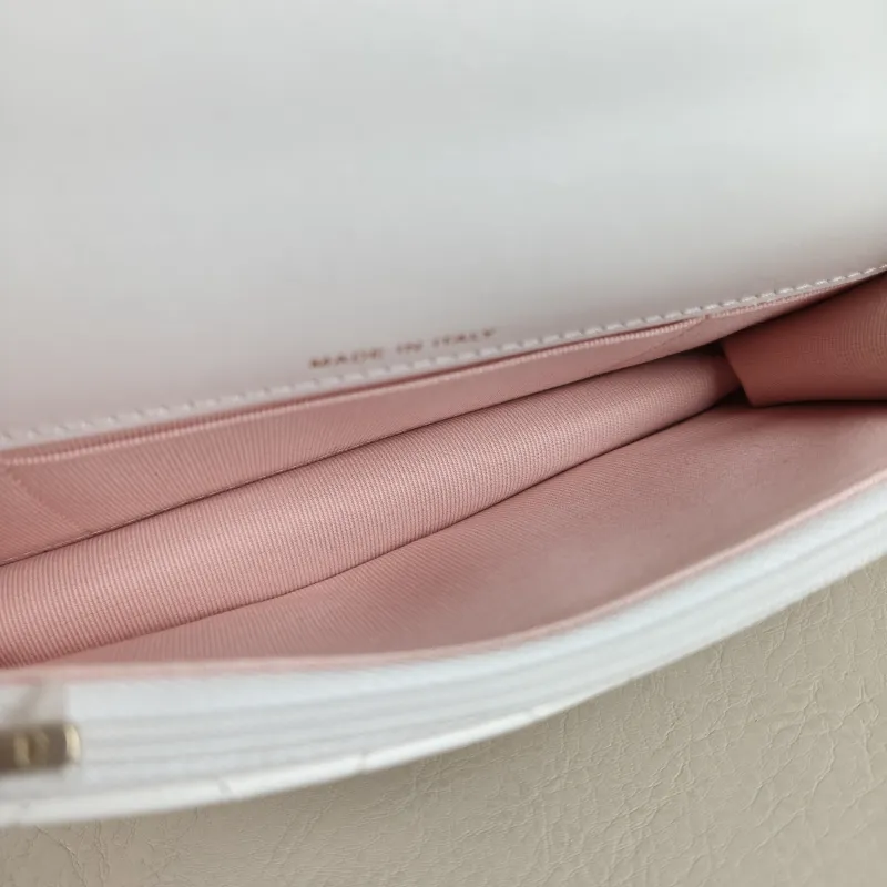 Chanel Crossbody Bag woc White Calfskin Mini 17.2 × 3.3 × 10 cm — detail view 7 of 12