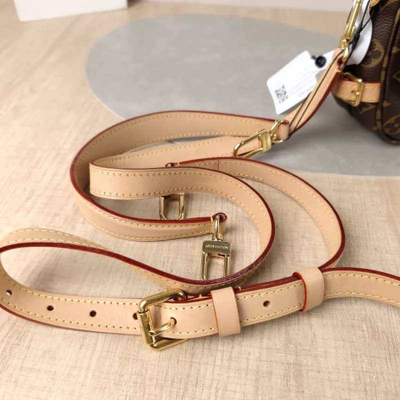 Louis Vuitton Crossbody Bag Saumur BB BB Monogram PVC BB 20 × 8 × 16 cm — detail view 1 of 11