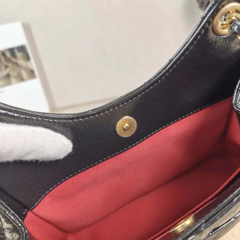 Chanel Crossbody Bag HOBO Black Waxed Leather Calfskin Small 19 × 6 × 17 cm — detail view 6 of 11