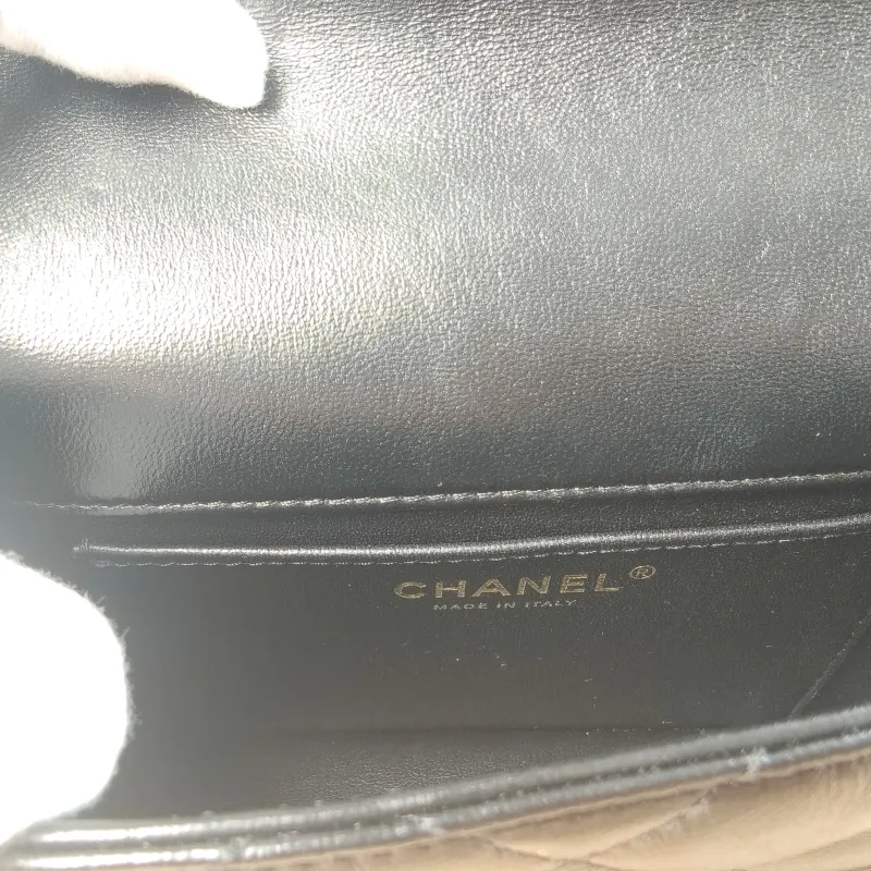 Chanel Crossbody Bag Black with Gold-Tone Hardware Lambskin Mini 18 × 5 × 12 cm — detail view 8 of 10