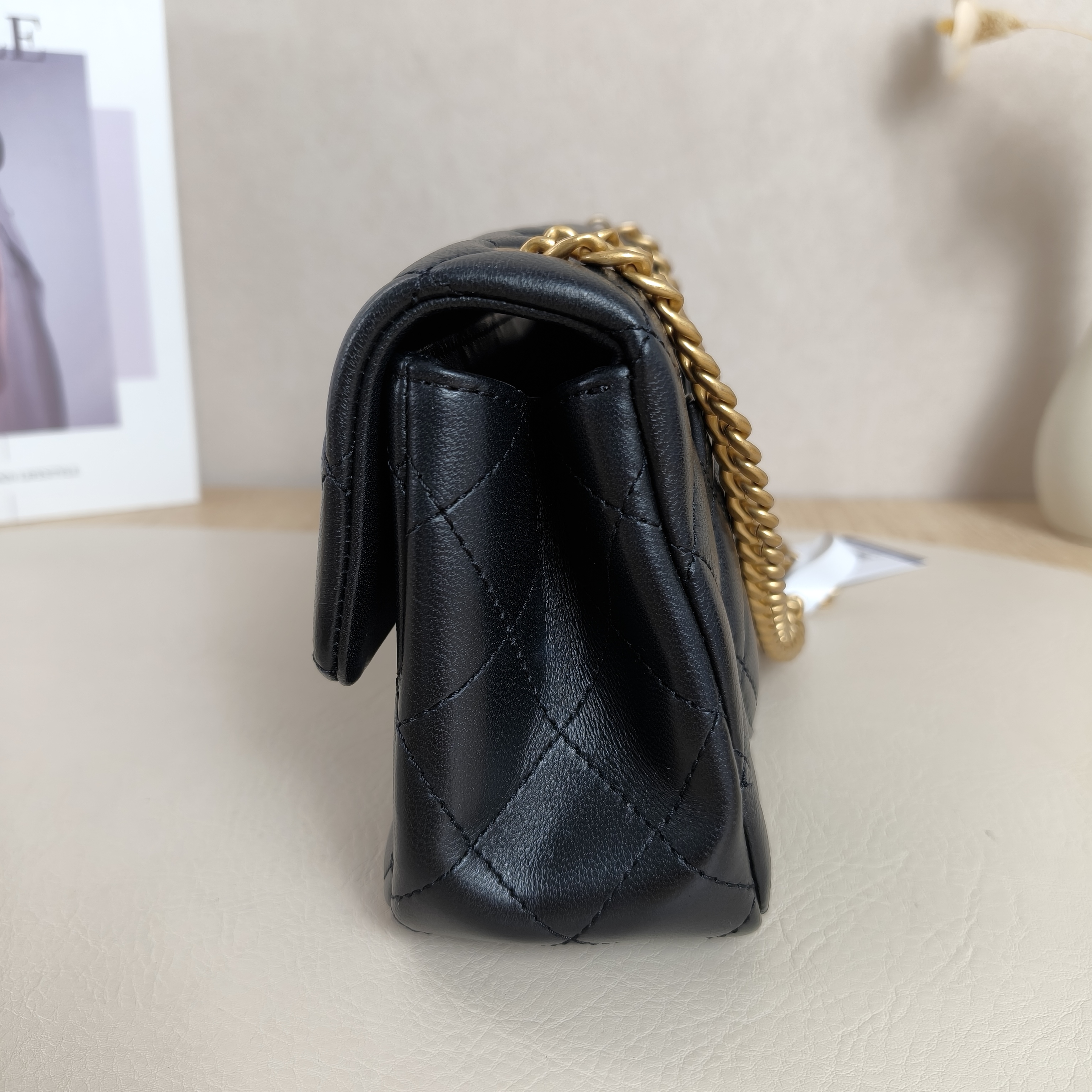 Chanel Crossbody Bag23s mini Black Lambskin mini21 × 8 × 13 cm — cover view 7 of 11