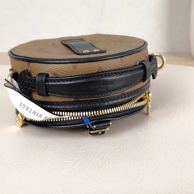 Louis Vuitton Crossbody Bag Mini BOITE CHAPEAU Monogram PVC Mini 13 × 6.5 × 12 cm — detail view 10 of 10