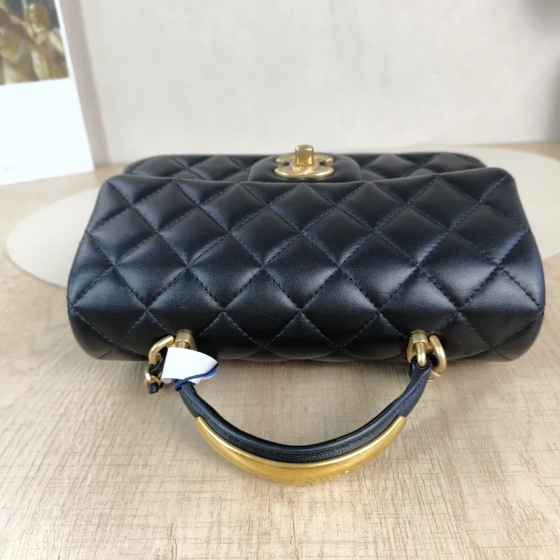 Chanel Crossbody Bag mini Black Lambskin mini20 × 6 × 12 cm — detail view 15 of 15