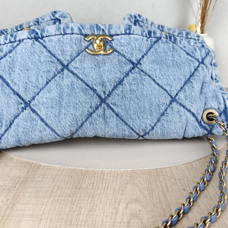 Chanel Shoulder Bag25k Blue One Size35 × 10 × 24 cm — detail view 5 of 17