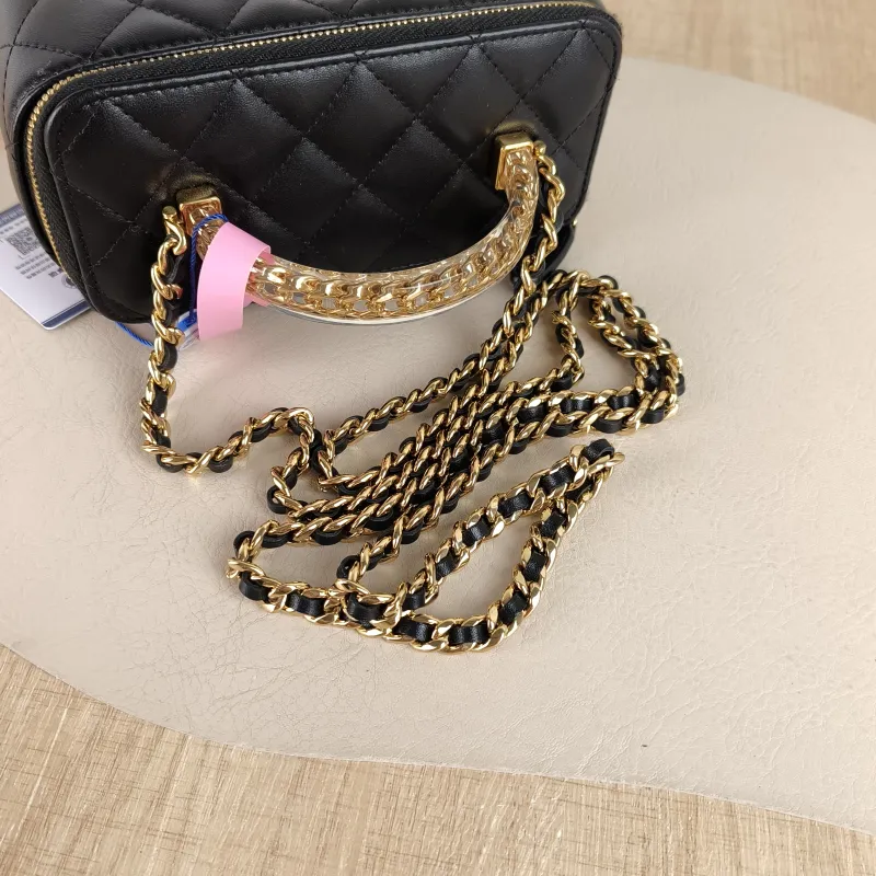 Chanel Crossbody Bag Edition Black Lambskin Mini 16 × 8 × 9.5 cm — detail view 5 of 12