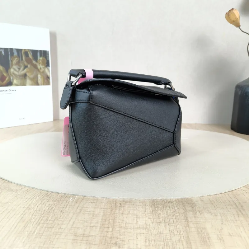 LOEWE Crossbody Bag Puzzle Black CC alfskinmini18 × 8 × 12.5 cm — cover view 5 of 5