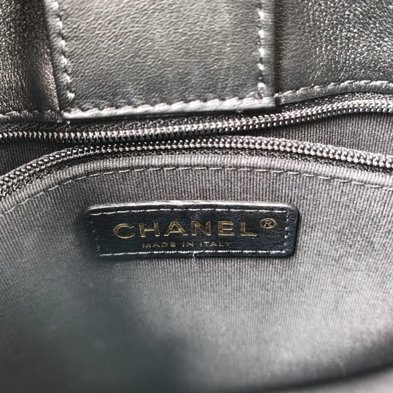 Chanel Crossbody Bag 24s hobo Black Calfskin One Size 22 × 6 × 24 cm — detail view 9 of 11