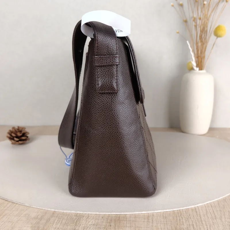 Chanel Shoulder Bag Brown Grained Calfskin One Size30 × 10 × 22 cm — detail view 2 of 14