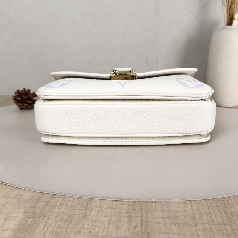 Louis Vuitton Crossbody Bag Pochette Métis East West White · Empreinte Embossed Calfskin Small 21.5 × 6 × 13.5 cm — cover view 5 of 5