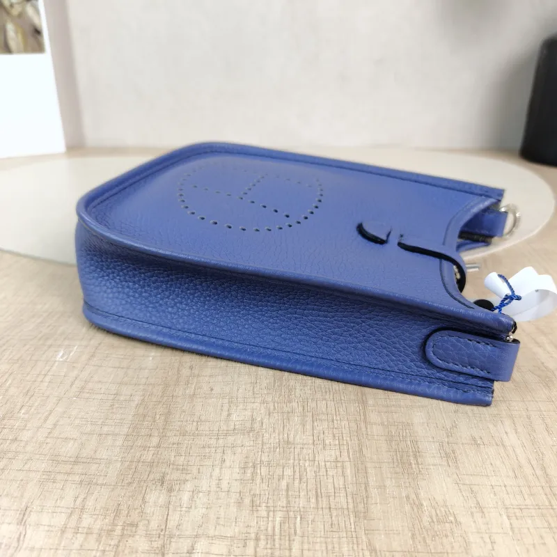 Hermès Crossbody Bag Evelyne Mini 16 Mini 16 Blue TC Calfskin Mini 17 × 5.5 × 18 cm D — detail view 1 of 12