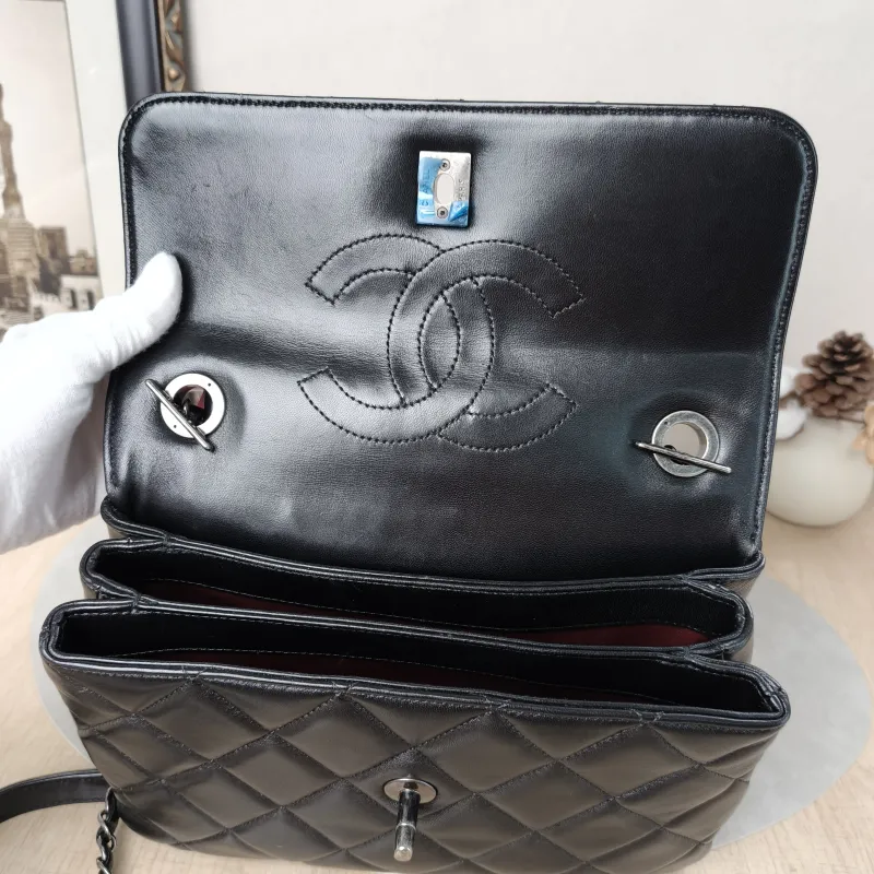 Chanel Crossbody Bag Trendy CC Black Lambskin Small25 × 12 × 17 cm — detail view 12 of 23