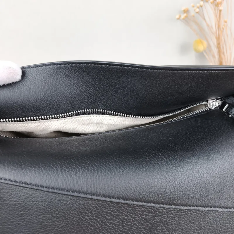 LOEWE Shoulder Bag Puzzle Black CC alfskin Medium 29 × 14 × 19.5 cm — detail view 11 of 13