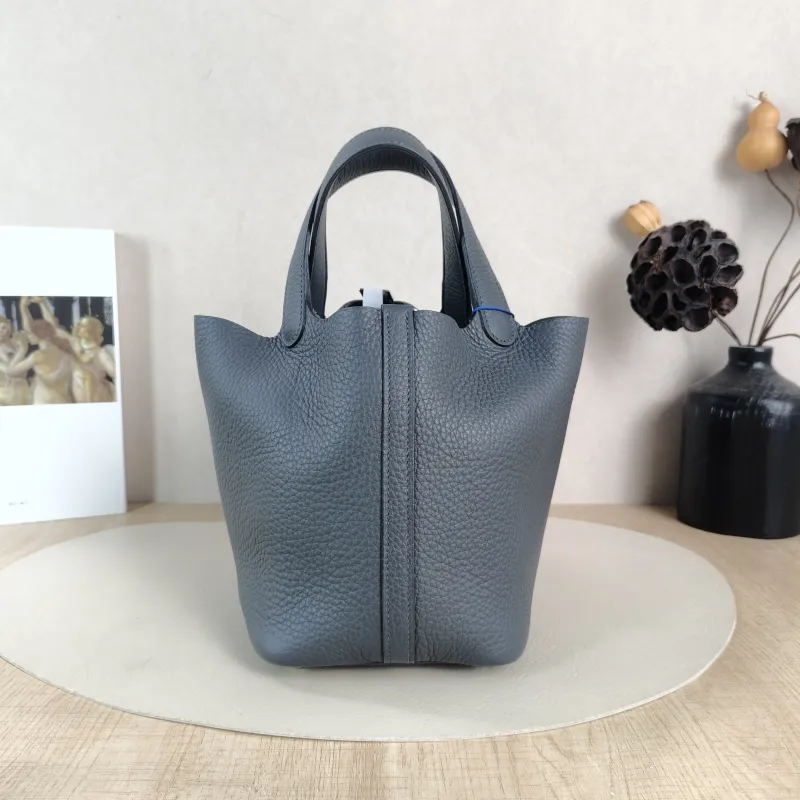 Hermès Top Handle Bag Picotin Lock 18 18 TC Calfskin Small 18 × 13 × 18 cm W