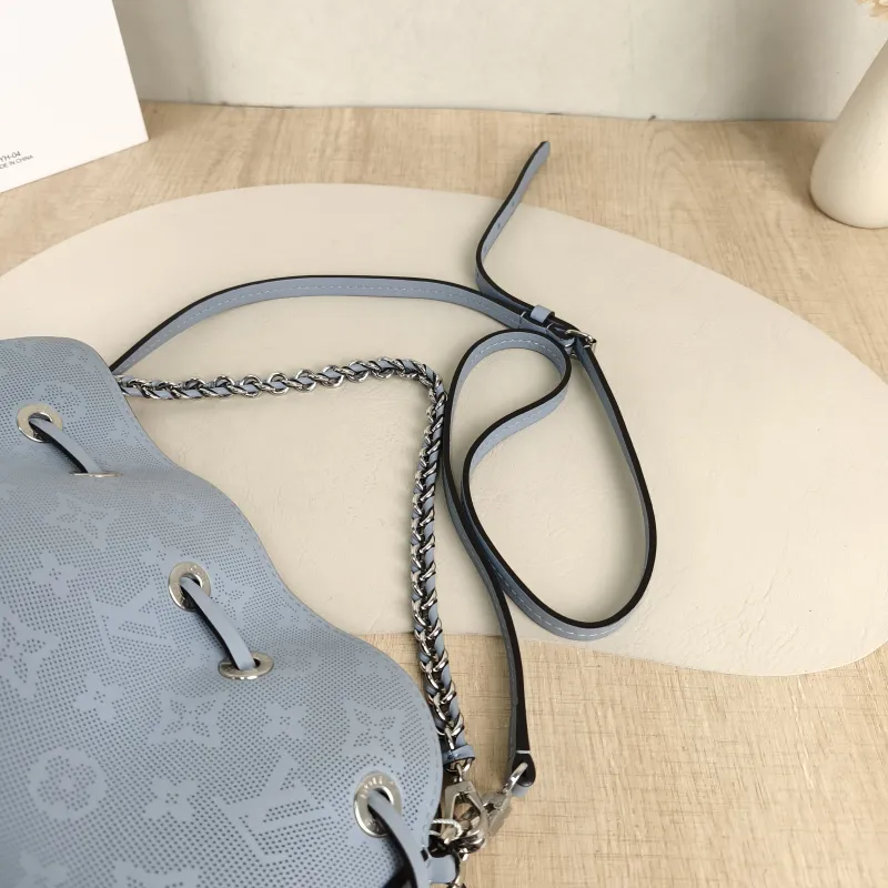 Louis Vuitton Crossbody Bag BELLA Calfskin One Size22 × 14 × 19 cm — detail view 8 of 11