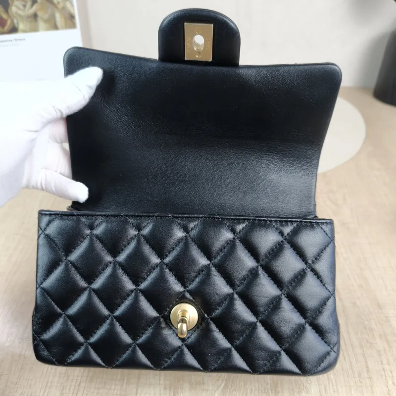 Chanel Crossbody Bag mini Black Lambskin mini20 × 6 × 12 cm — detail view 13 of 15