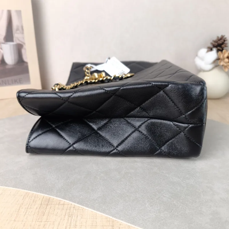 Chanel Shoulder Bag Tote Bag Black Lambskin One Size 30 × 10 × 23 cm — detail view 5 of 11
