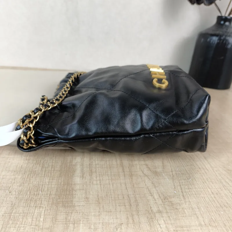 Chanel Shoulder Bag 22Bag Black CC alfskin Mini 20 × 6 × 19 cm — detail view 8 of 11