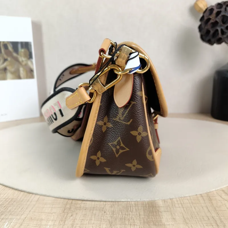 Louis Vuitton Crossbody Bag Diane Baguette Bag Shoulder Strap PVC Small 24 × 9 × 15 cm — detail view 5 of 13