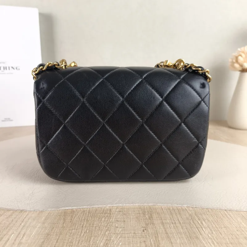 Chanel Crossbody Bag Pearl Black Lambskin Small 19 × 6 × 14 cm — cover view 2 of 5