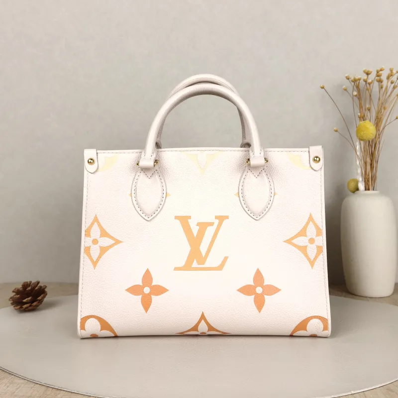 Louis Vuitton Shoulder Bag Onthego White Empreinte Embossed Calfskin Monogram Small25 × 11.5 × 19 cm — cover view 4 of 5