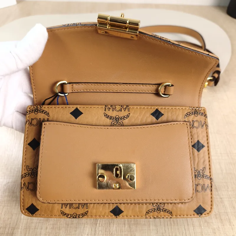 MCM Belt Bag Belt Bag One Size 18 × 4 × 11.5 cm — detail view 3 of 11