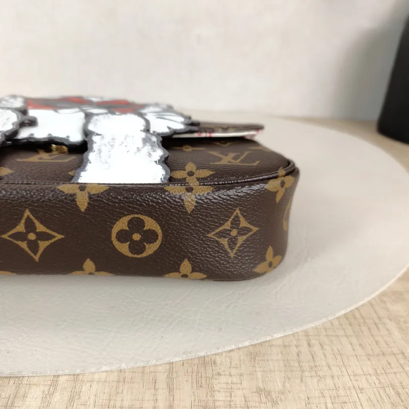 Louis Vuitton Crossbody Bag IVY Monogram PVC Small 23.5 × 4.3 × 12 cm — detail view 3 of 11