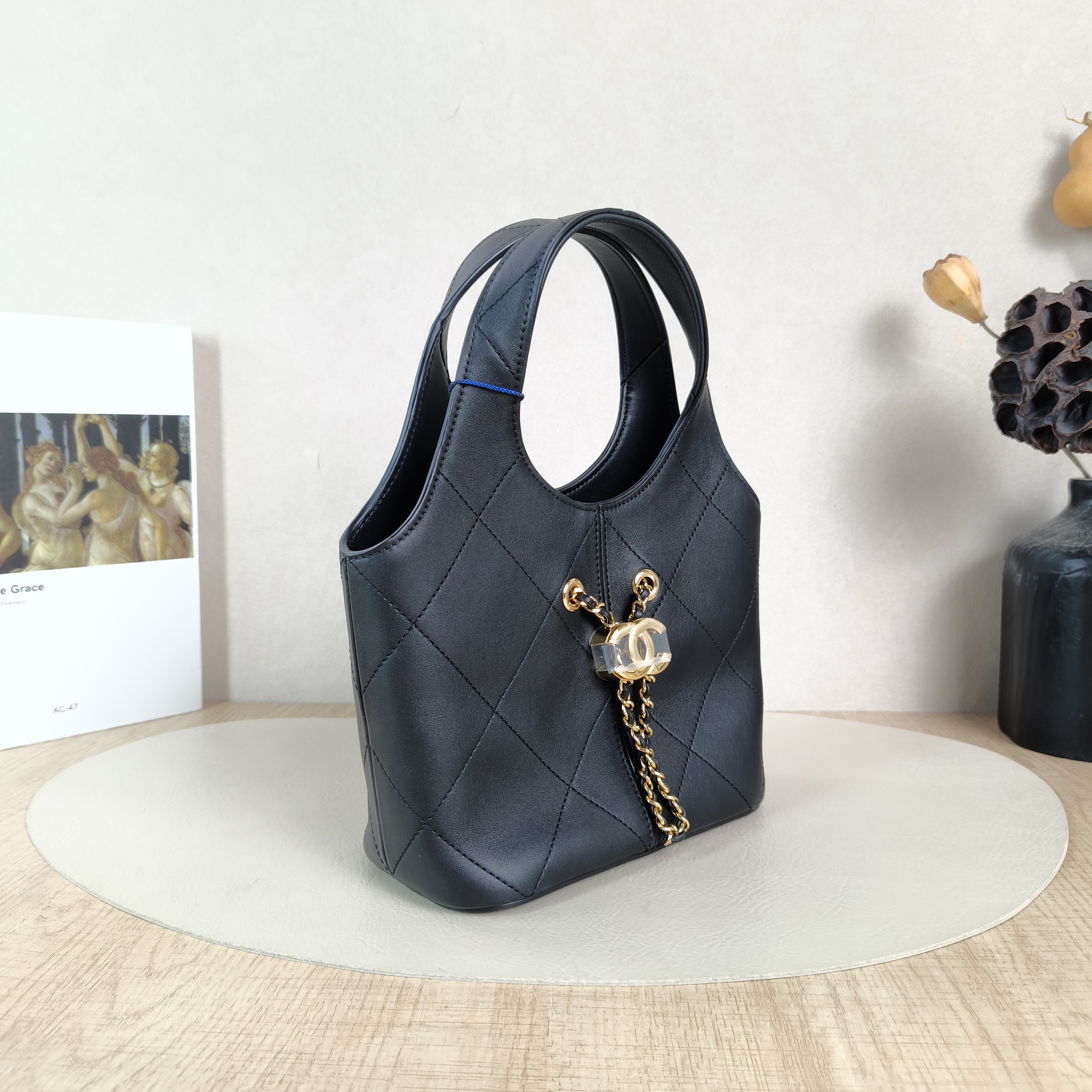 Chanel Top Handle Bag26p hobo Black Calfskin Small21 × 10 × 27.5 cm — cover view 5 of 6