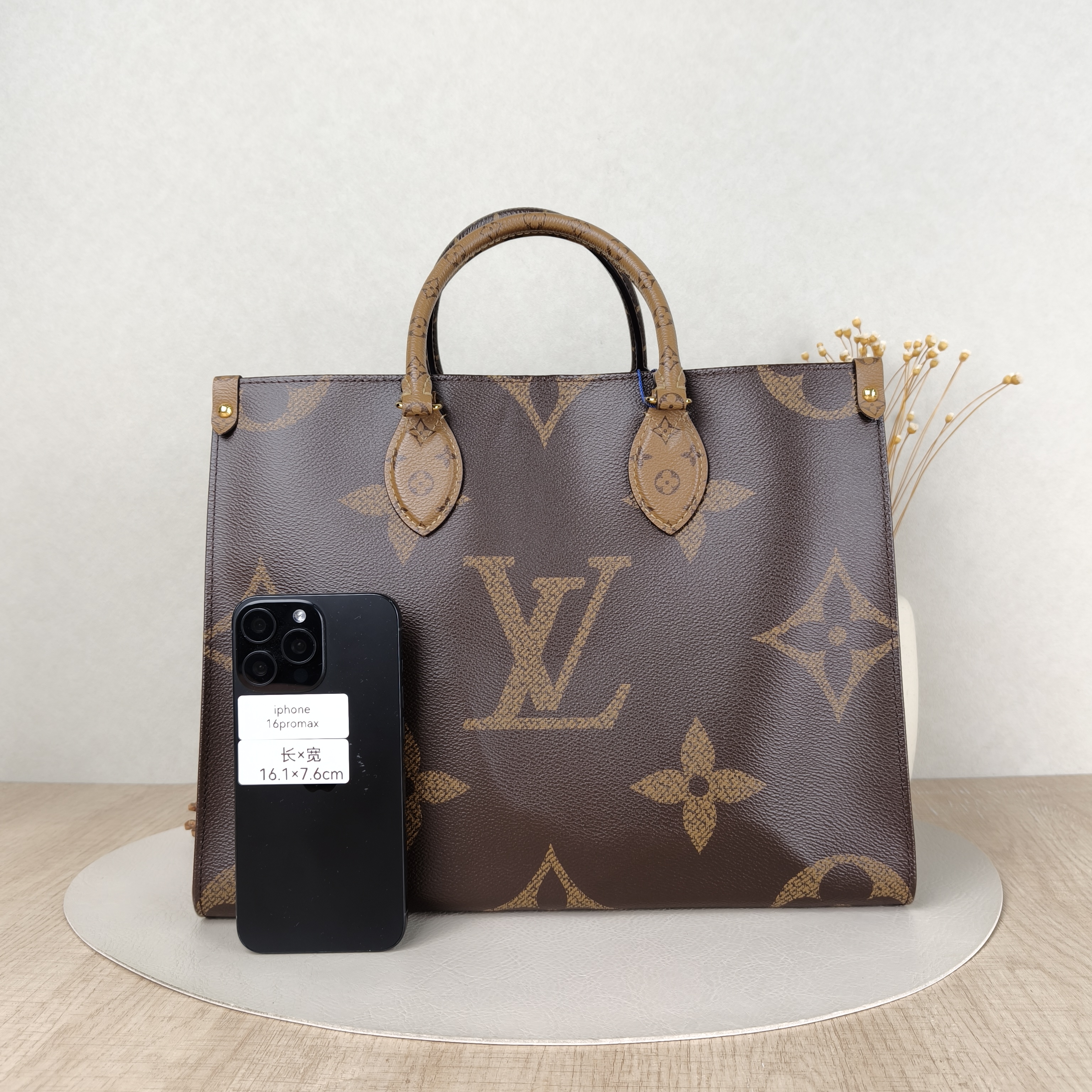 Louis Vuitton Shoulder Bag Onthego Medium Monogram PVC Medium35 × 14 × 27 cm — cover view 4 of 5