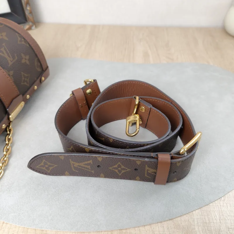 Louis Vuitton Crossbody Bag Papillon Trunk Monogram PVC Small19 × 9 × 9 cm — detail view 7 of 17