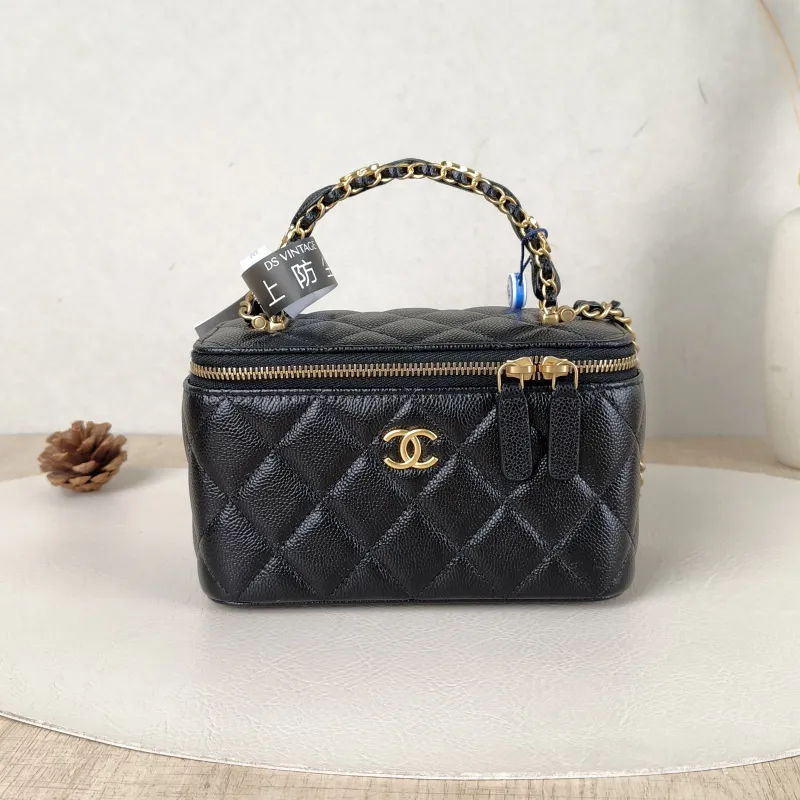 Chanel Crossbody Bag Edition Black Grained Calfskinmini16 × 8 × 9.5 cm