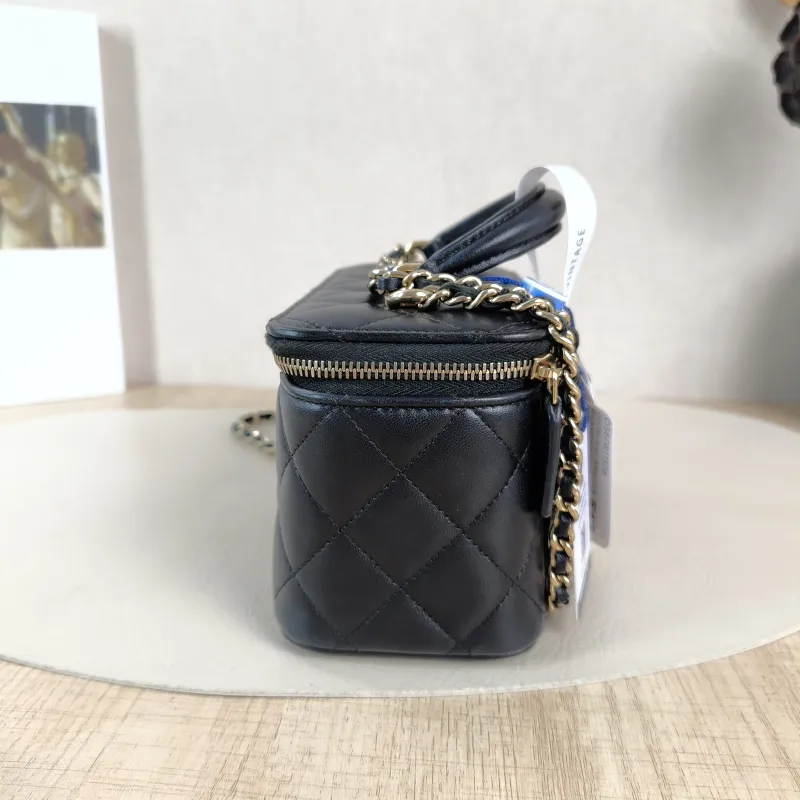 Chanel Top Handle Bag Edition Black Lambskin One Size16 × 8 × 9.5 cm — detail view 3 of 12