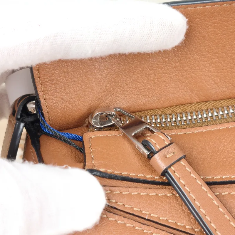 LOEWE Crossbody Bag Puzzle Caramel CC alfskin Small 24 × 10.5 × 16.5 cm — detail view 9 of 13
