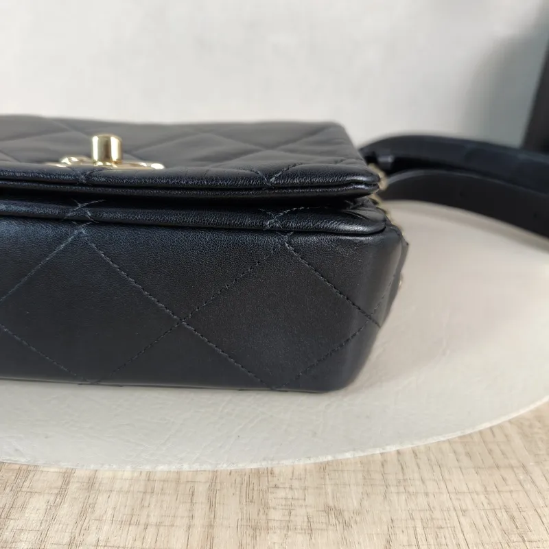 Chanel Shoulder Bag Black Lambskin One Size 17.5 × 6 × 12 cm — detail view 11 of 11