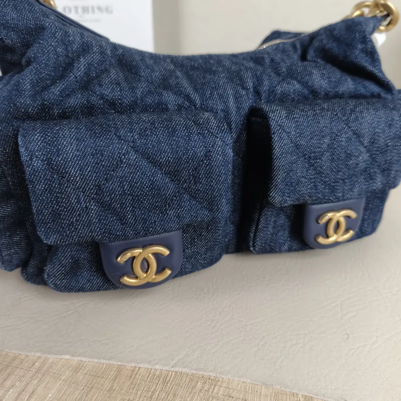 Chanel Shoulder Bag c hobo Blue Small 31 × 15 × 22 cm — detail view 7 of 13