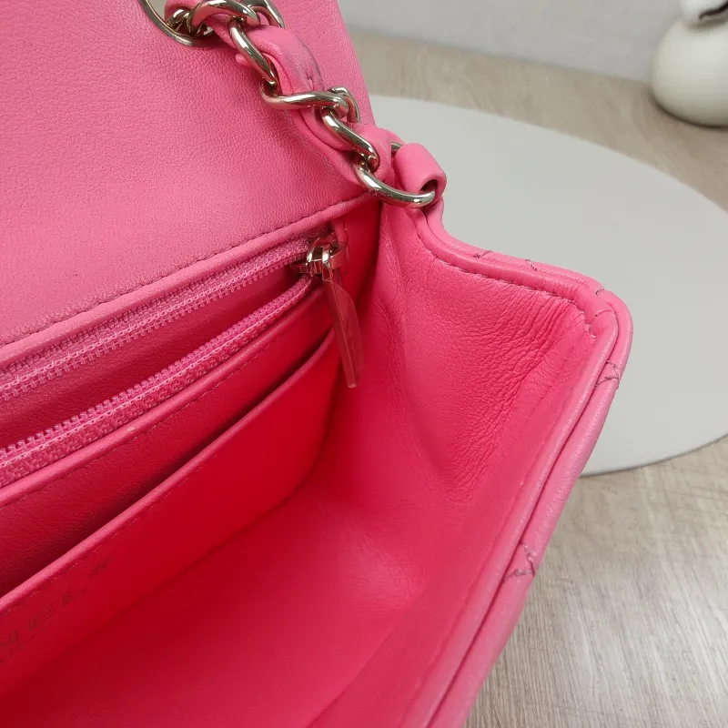 Chanel Crossbody Bag Classic Flap Large Mini CF Mini Pink Lambskin mini20 × 6 × 12 cm — detail view 11 of 13