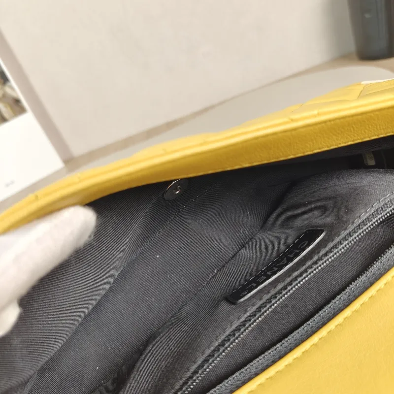 Chanel Crossbody Bag Classic Flap CF Yellow · Lambskin Medium 25.5 × 6.5 × 15.5 cm 23 — detail view 11 of 13