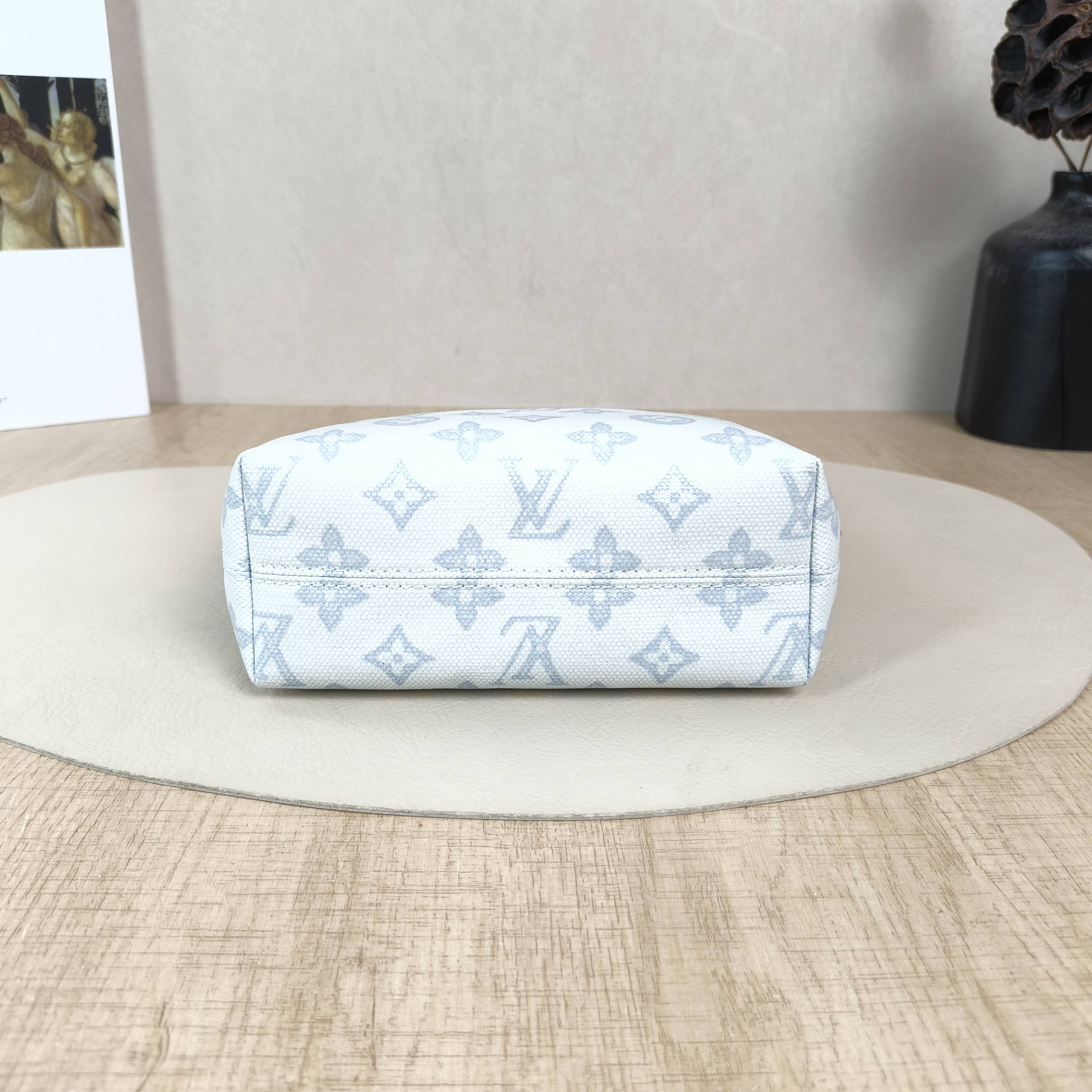 Louis Vuitton Shoulder Bag Pochette Hills Blue PVC18.5 × 6.5 × 11 cm — cover view 2 of 6