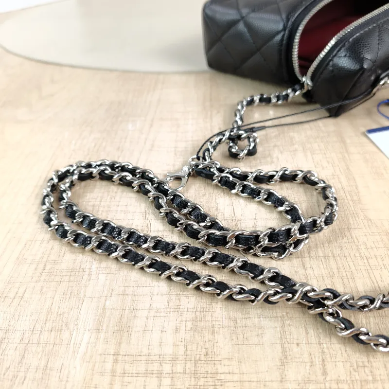 Chanel Crossbody Bag25p logo lp Black Grained Calfskin One Size19.5 × 5 × 17 cm — detail view 14 of 14