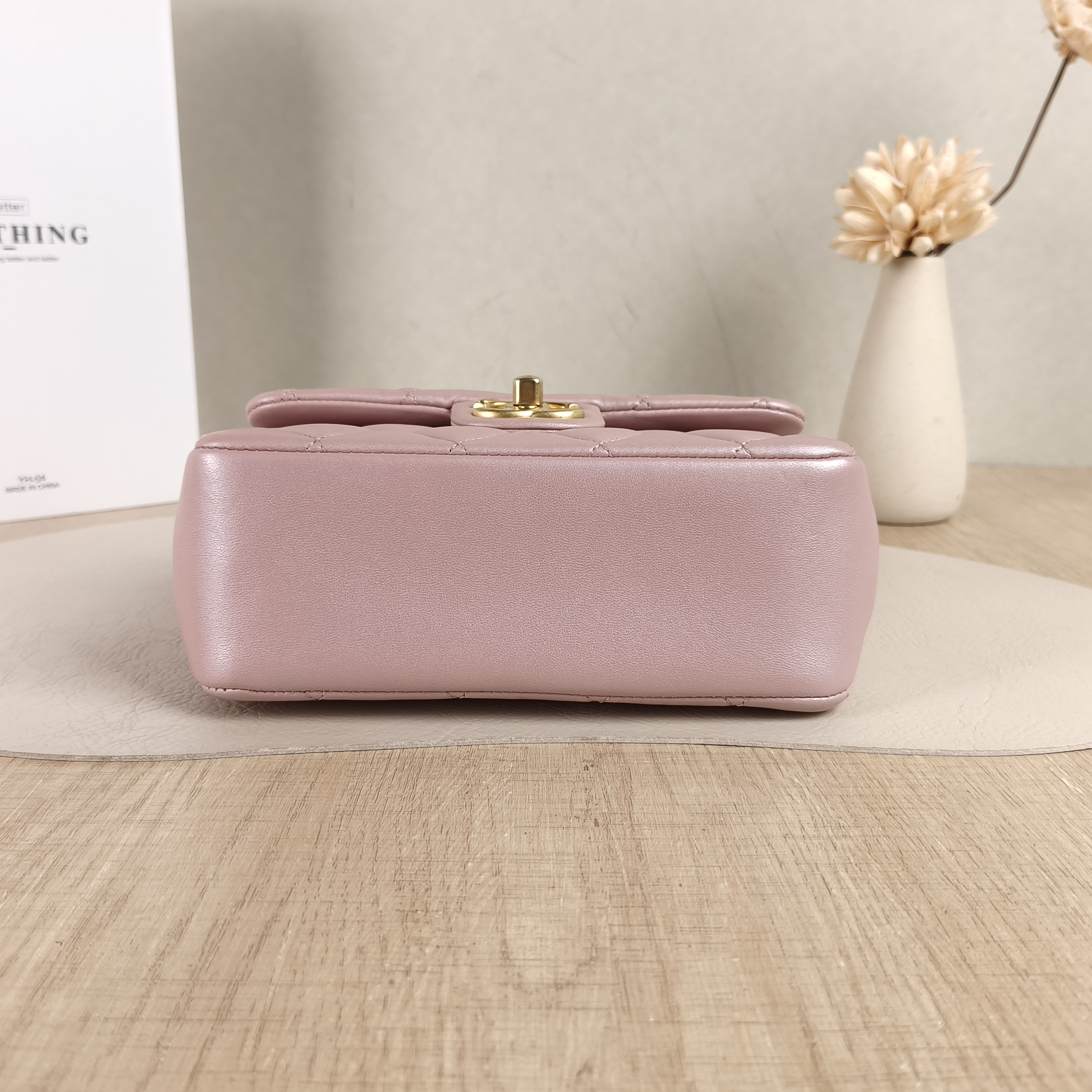 Chanel Crossbody Bag Pearl Lambskin One Size19.5 × 7.5 × 14.5 cm — cover view 3 of 5