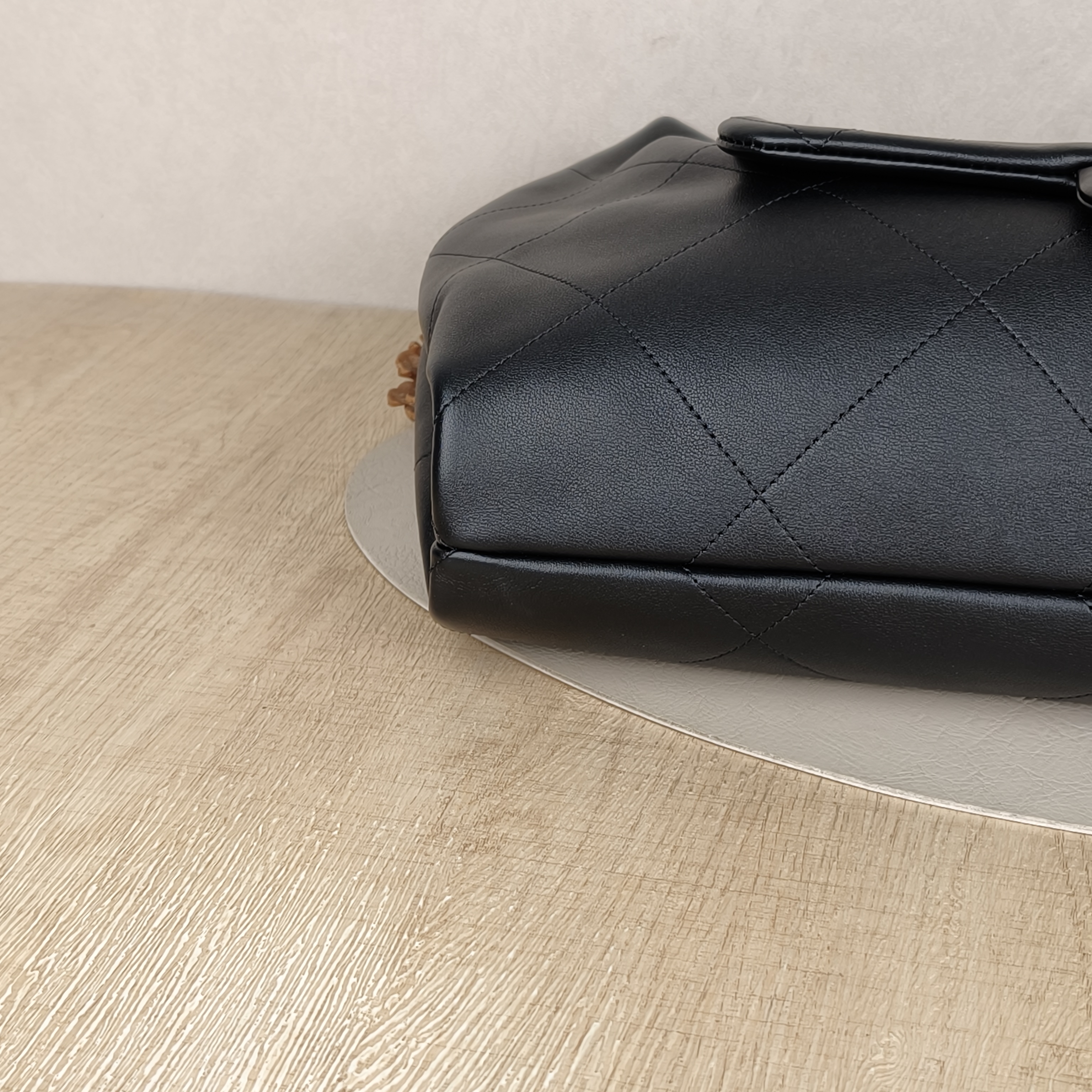 Chanel Shoulder Bag25k hobo Black Calfskin Large43 × 9 × 53 cm — cover view 4 of 8