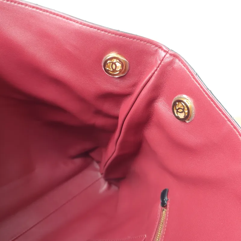 Chanel Shoulder Bag tote Black Lambskin One Size 41 × 9 × 27 cm — detail view 6 of 12