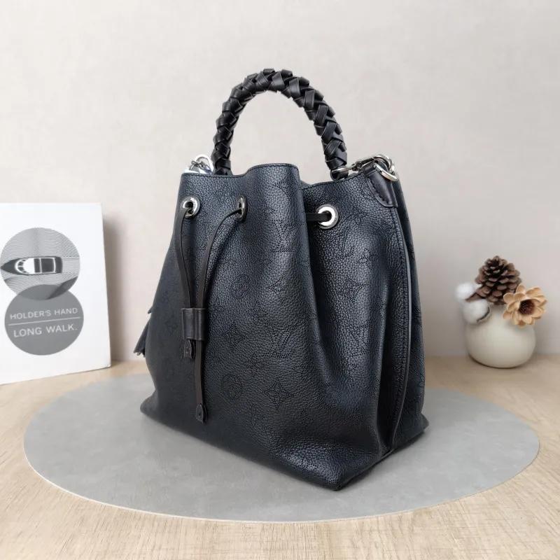 Louis Vuitton Shoulder Bag Muria Black Calfskin One Size26 × 14 × 26 cm — cover view 3 of 6