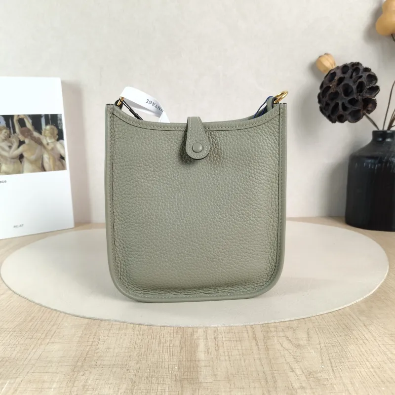 Hermès Crossbody Bag Evelyne Mini 16 Mini 16 TC Calfskin Mini 17 × 5.5 × 18 cm B — cover view 3 of 6