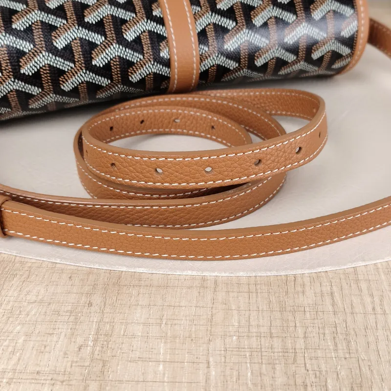 GOYARD Crossbody Bag BELVEDERE Messenger Bag Brown ine Canvas Small 22 × 7 × 16 cm — detail view 4 of 11